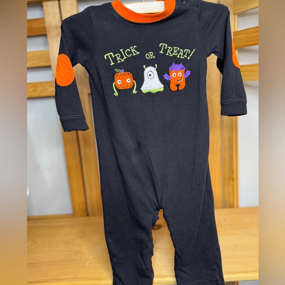 Okie Dokie Black and Orange Trick or Treat Halloween  Footie pajamas - Picture 2 of 7